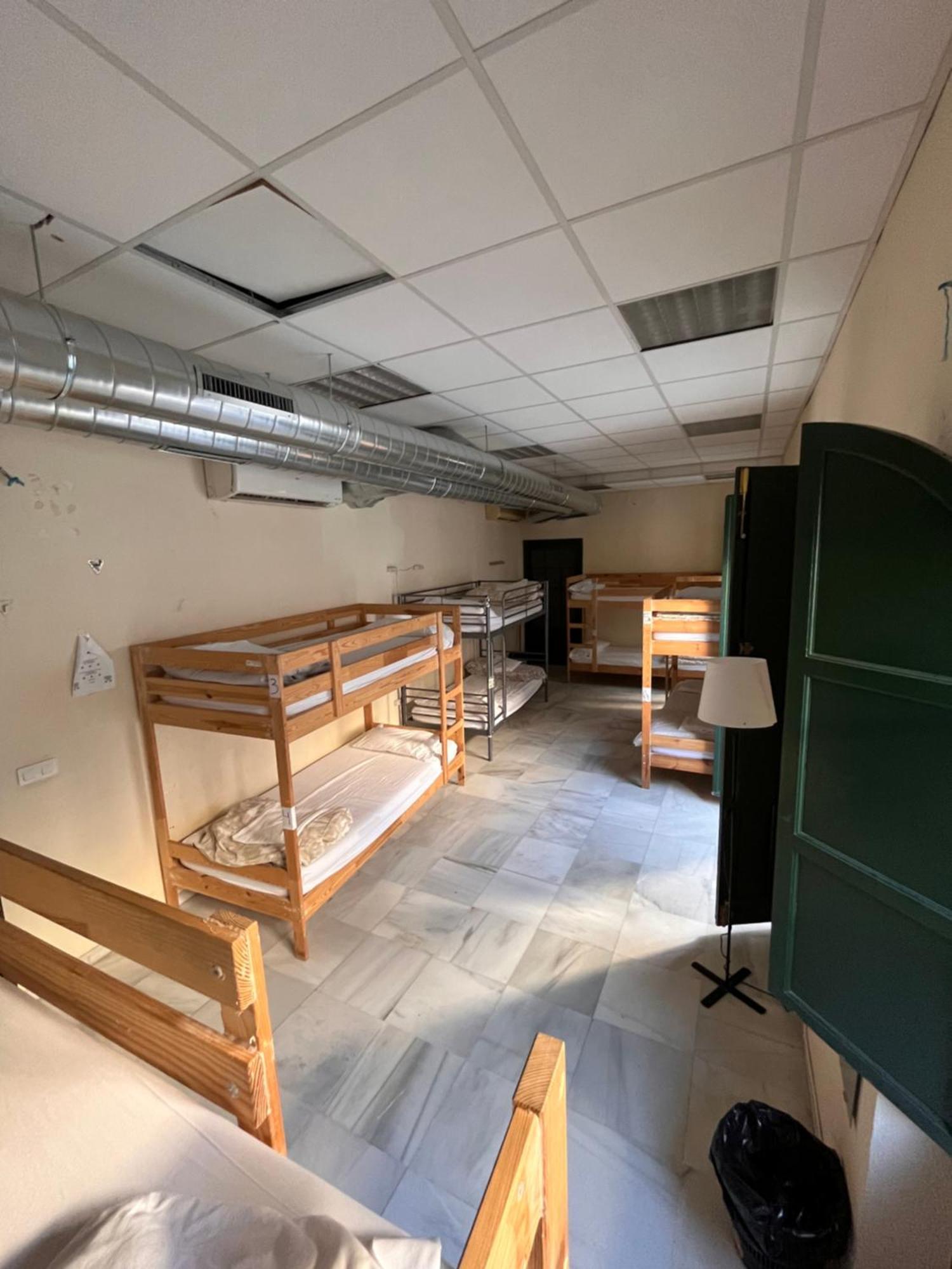 Posto Letto in Dormitorio Misto con 10 Letti